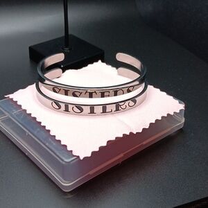 New 2 SISTER'S Two Bracelets New‎